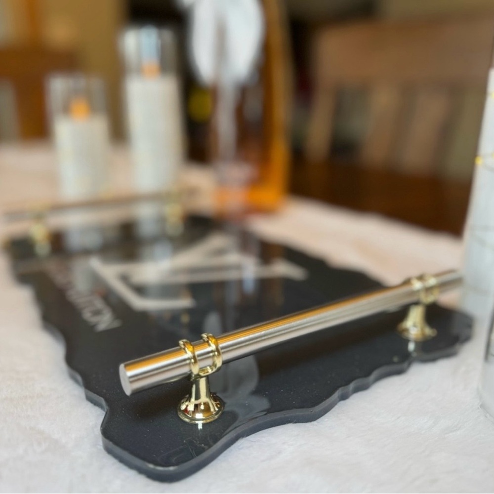 LV “Handmade”Black and White Logo Decorative Serving Tray with Gold Handles. - Picture 8 of 12